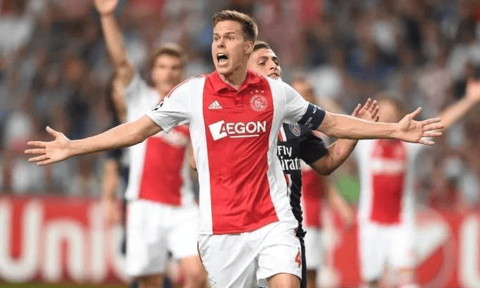 今晨突围战来临,费耶诺德围绕欧冠外线爆发,态度坚定,身体对抗强度拉满(费耶诺德今天3点的比赛视频)-开云在线入口